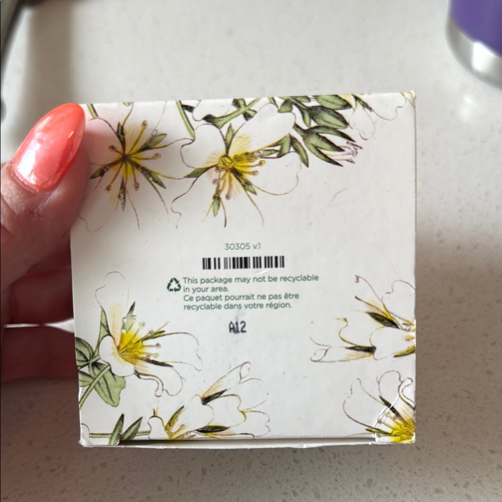 Young Living Bloom Brightening Cream - White - Picture 3 of 6